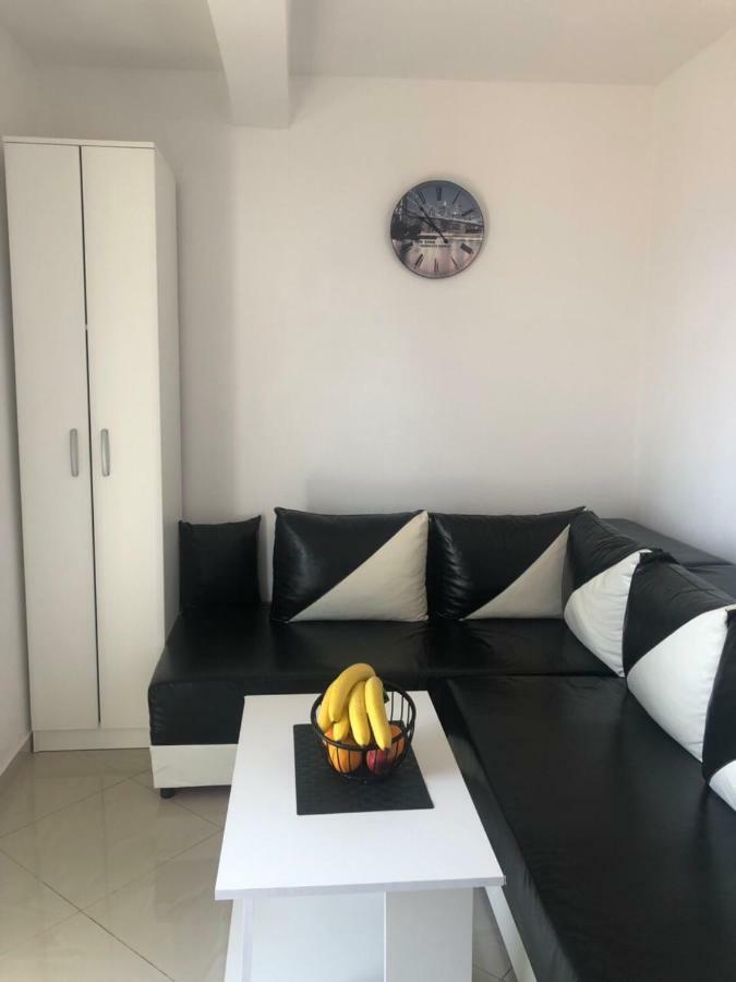 Apartmani Dini Ulcinj Ngoại thất bức ảnh