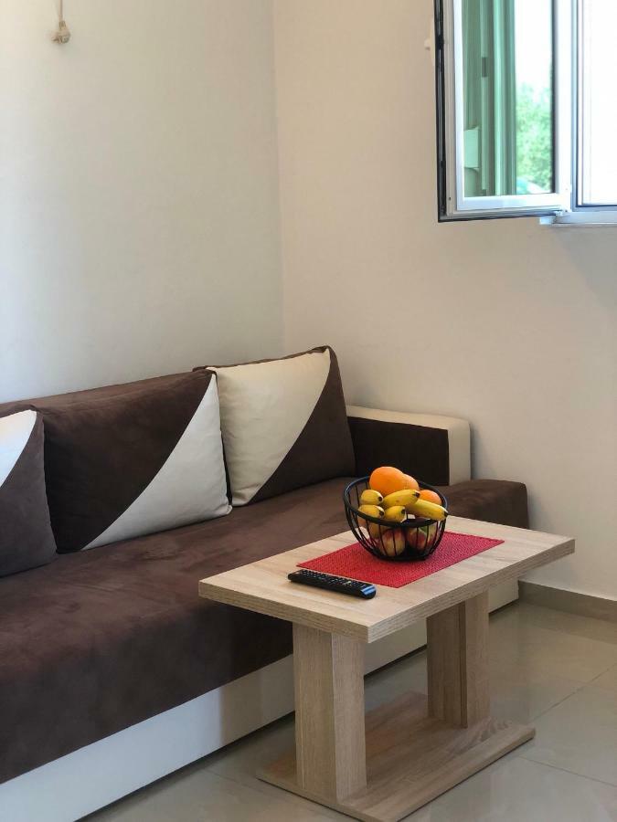 Apartmani Dini Ulcinj Ngoại thất bức ảnh
