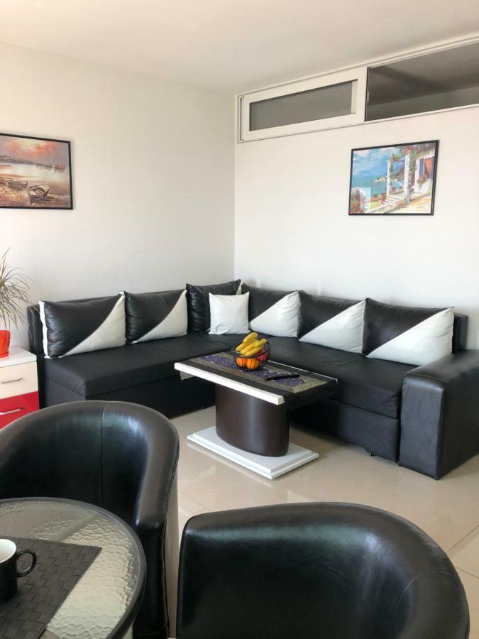 Apartmani Dini Ulcinj Ngoại thất bức ảnh