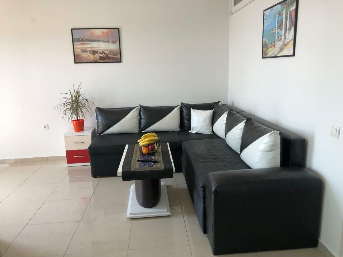 Apartmani Dini Ulcinj Ngoại thất bức ảnh