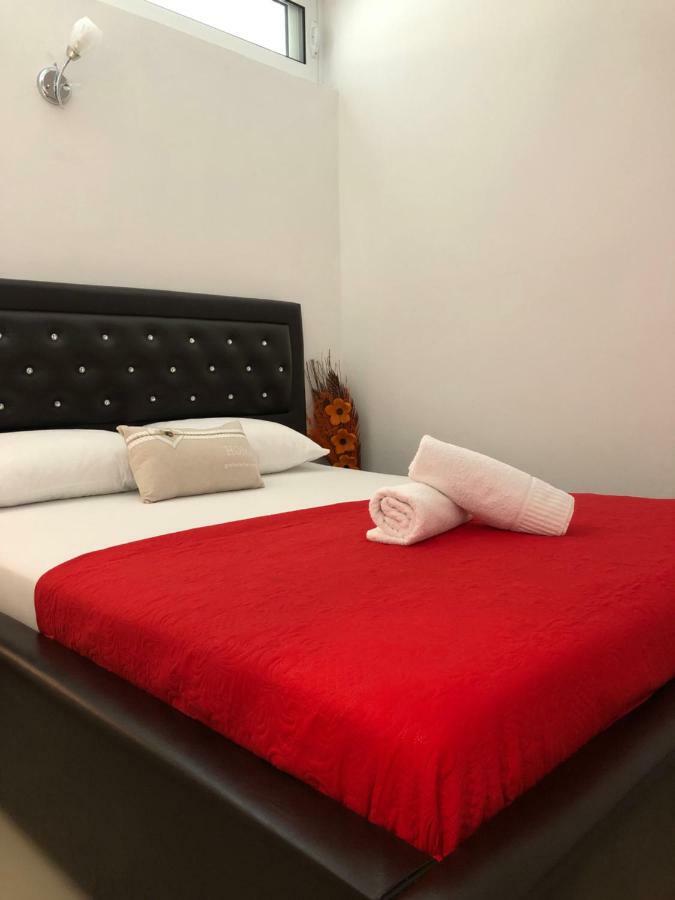 Apartmani Dini Ulcinj Ngoại thất bức ảnh