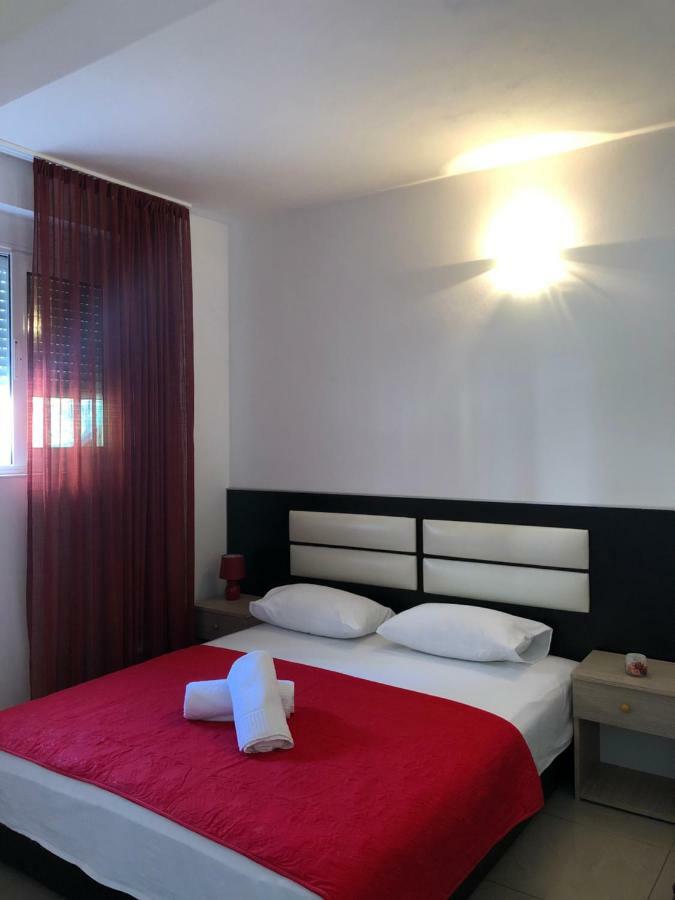 Apartmani Dini Ulcinj Ngoại thất bức ảnh
