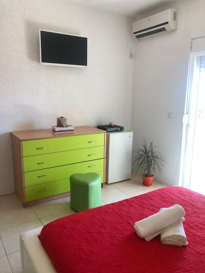 Apartmani Dini Ulcinj Ngoại thất bức ảnh